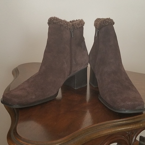 -White Mt.- brown suede booties, 7.5 - Picture 3 of 6